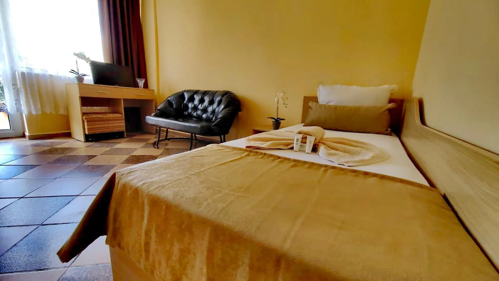 **  Hotel Angy Zlate písky Bulharsko