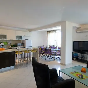 mng-holiday-yassen-apartments.sunnybeach-hotels.org/